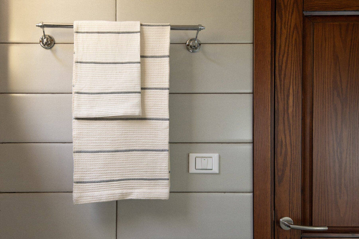 Wari handwoven Ethiopian cotton waffle bath towel: Black - The Unoriginal Bathroom Co.