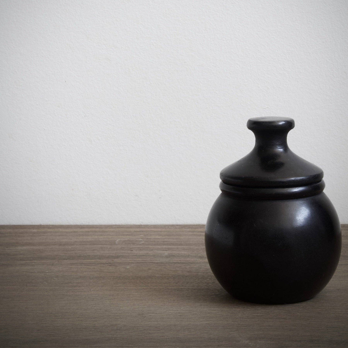 Marblelous jar 05 - black by Nordstjerne - The Unoriginal Bathroom Co.